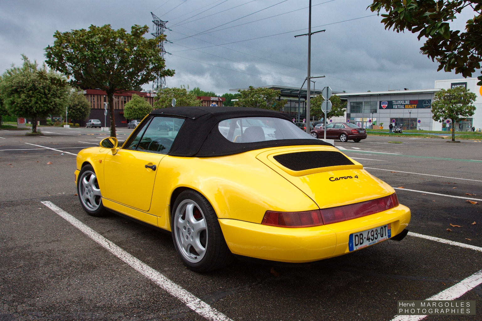 Porsche Carrera 4-01.jpg